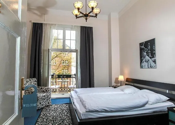 Hotel Fresena Im Dammtorpalais 3*